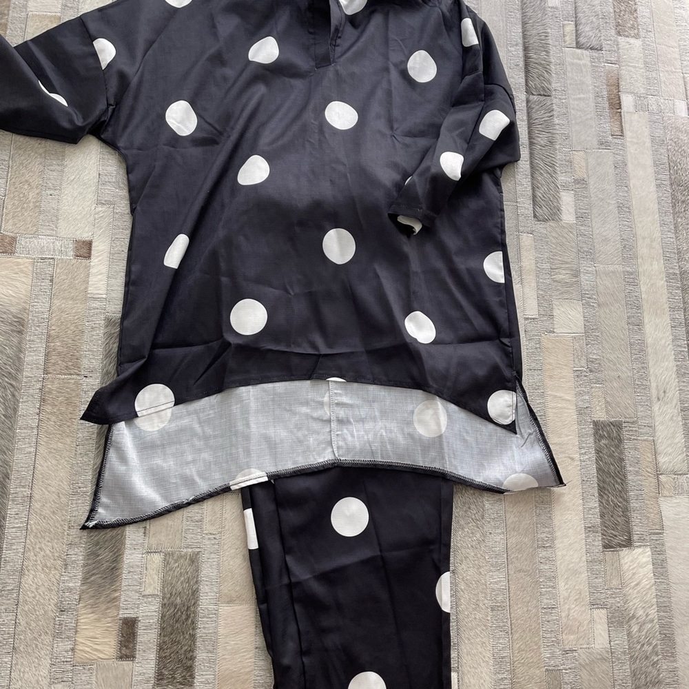 Black n White…2 Piece  Cropped Pants & Top - Picture 3 of 4